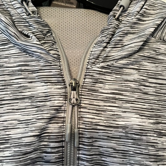 New Balance Lightweight Windbreaker Jacket Size 1X - Picture 3 of 9